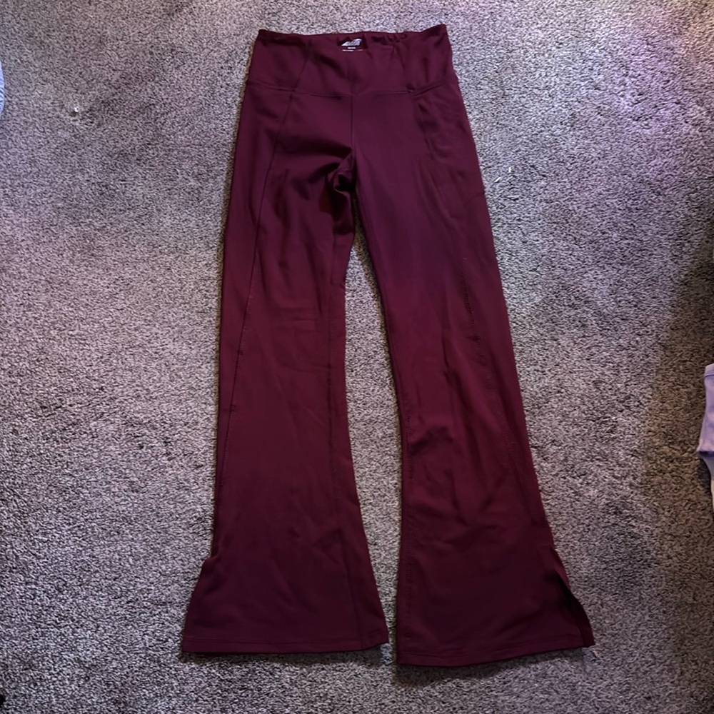 Flared workout leggings